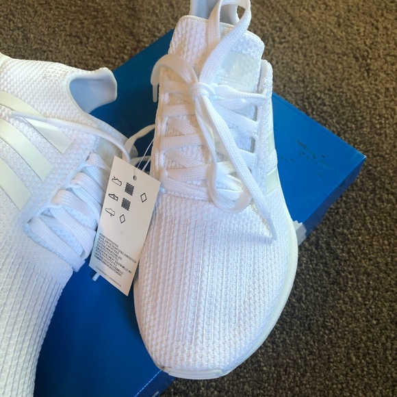 Adidas Swift Run white sneakers running shoe - Picture 3 of 8